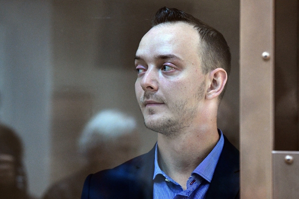 Следствие считает, что Сафронов передавал секретные сведения с домашнего ПК