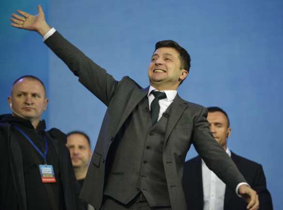 Зеленский открыто наплевал на искалеченных и погибших на Донбассе украинских военных (ВИДЕО) Зеленский открыто наплевал на искалеченных и погибших на Донбассе украинских военных (ВИДЕО)