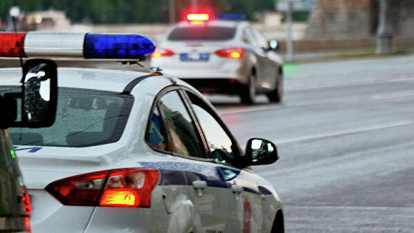 В Приморье автомобиль врезался в участников ДТП и инспекторов ДПС