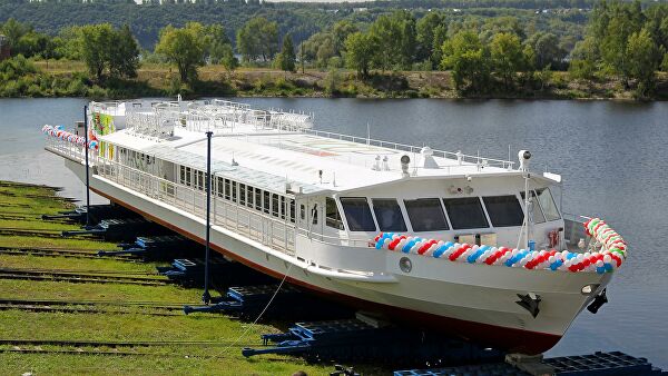 Первое в России пассажирское судно на СПГ вышло в первый рейс в Казани Первое в России пассажирское судно на СПГ вышло в первый рейс в Казани