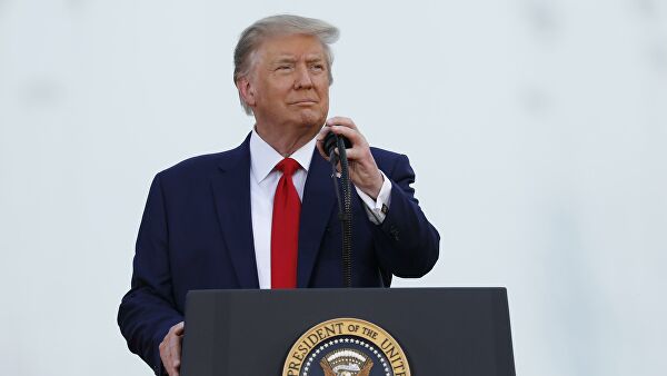 Трамп объявил о приостановке выплат налога с зарплат до конца года