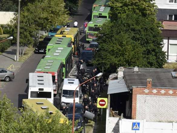 ОМОН в Бресте: первые задержания (ФОТО, ВИДЕО)