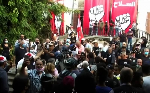 Глава Пентагона о взрыве в Бейруте: Это действительно могла быть атака, президент Трамп прав Глава Пентагона о взрыве в Бейруте: Это действительно могла быть атака, президент Трамп прав