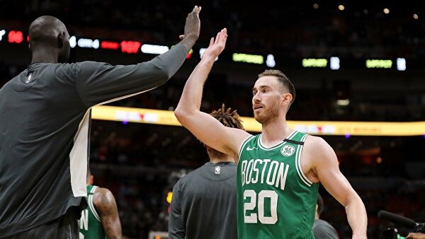 Баскетболист "Бостона" Хэйуорд получил травму в матче с "Филадельфией" Баскетболист "Бостона" Хэйуорд получил травму в матче с "Филадельфией"