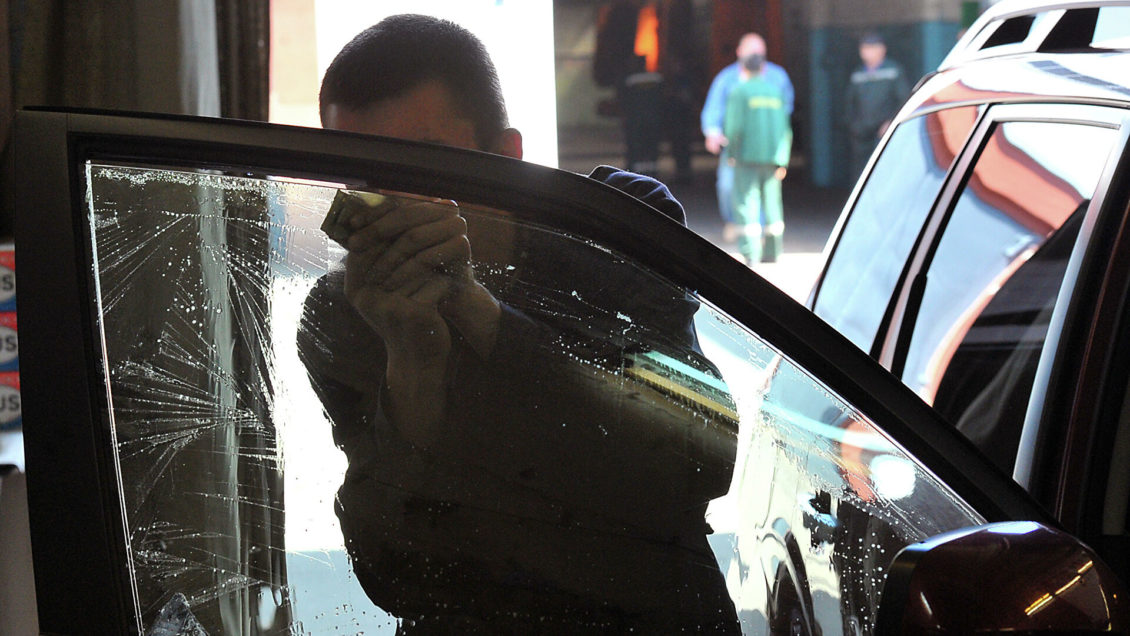 "Умное" стекло для автомобилей позволит управлять тонировкой "Умное" стекло для автомобилей позволит управлять тонировкой