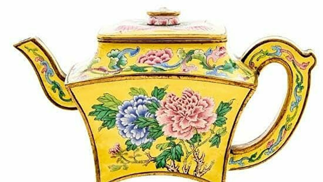 Старый чайник с чердака продали за полмиллиона долларов Старый чайник с чердака продали за полмиллиона долларов