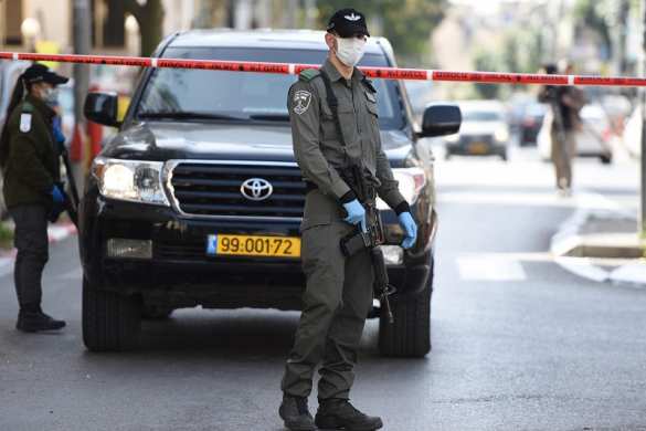 В 40 городах Израиля вводят комендантский час