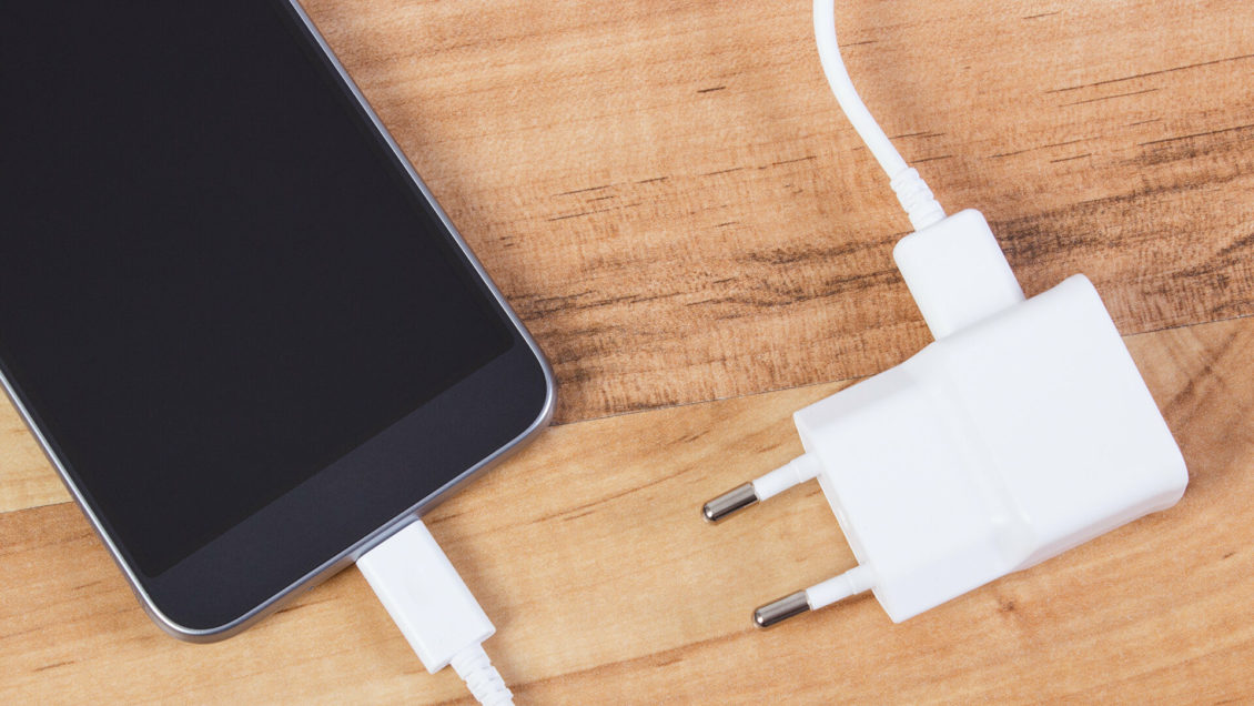 Правила быстрой зарядки смартфона: как продлить жизнь аккумулятора Правила быстрой зарядки смартфона: как продлить жизнь аккумулятора