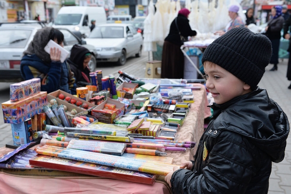 Мальчик с гранатой