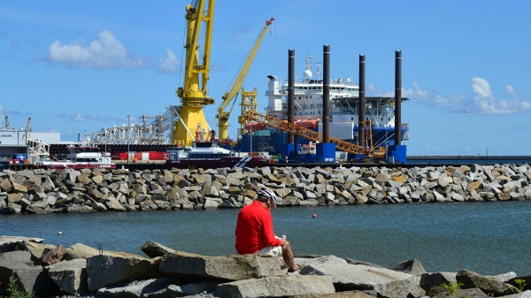 Меркель считает незаконными санкции США против "Северного потока &mdash; 2"