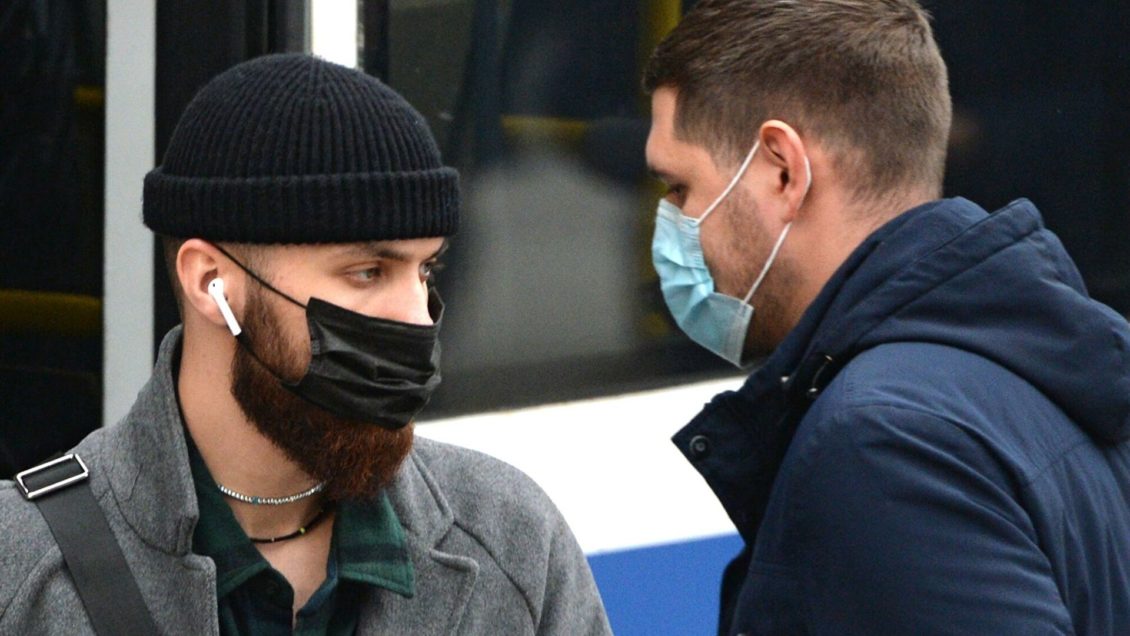 Названы особенности защиты от коронавируса зимой