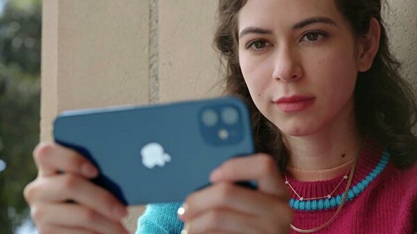 Семь новинок октября: дорогой iPhone 12, быстрый AMD, неуязвимый Samsung