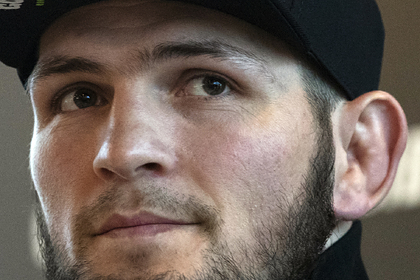 Фанаты отказали Нурмагомедову в&nbsp;статусе лучшего бойца в&nbsp;истории