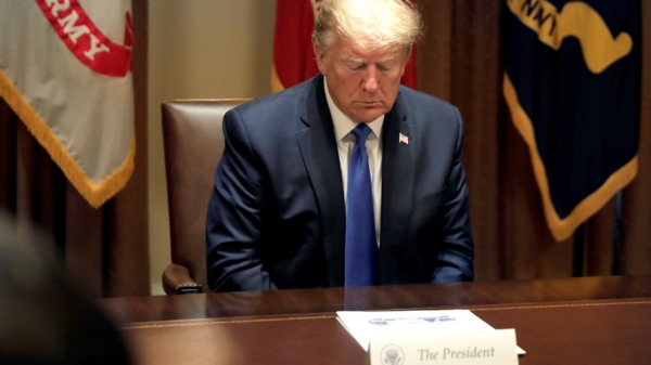 Twitter отметил твит Трампа об иммунитете к COVID-19 как вводящий в заблуждение