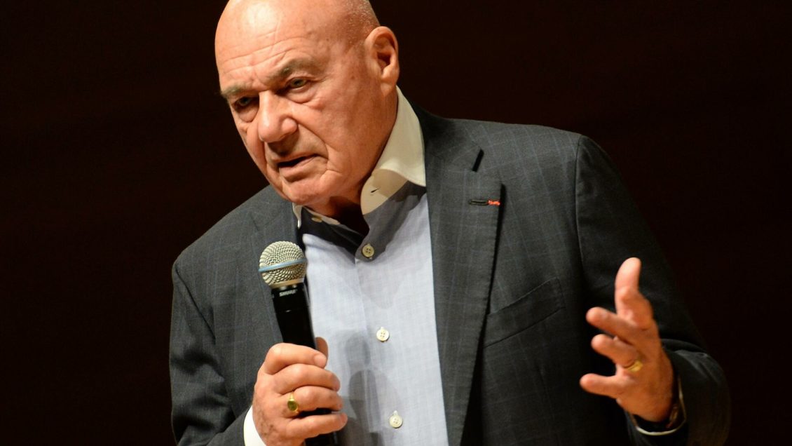 Познер назвал идиотством отношение россиян к коронавирусу