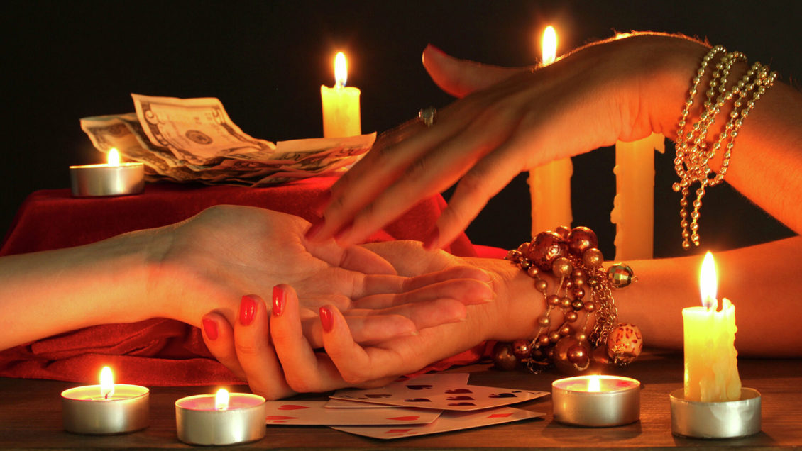 Москвичка "сняла порчу" за два миллиона рублей