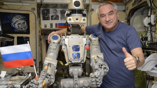 Аккаунт робота Федора заблокировали в Twitter после оскорблений космонавтов