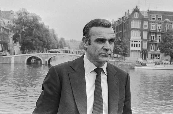 Умер «Джеймс Бонд» Умер «Джеймс Бонд»