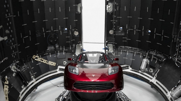 Tesla Roadster Илона Маска пролетел рядом с Марсом