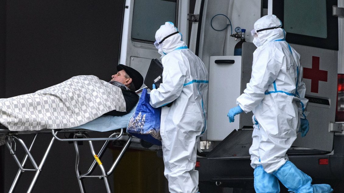 Выплаты медикам за работу с COVID-19 продлят до конца 2021 года Выплаты медикам за работу с COVID-19 продлят до конца 2021 года