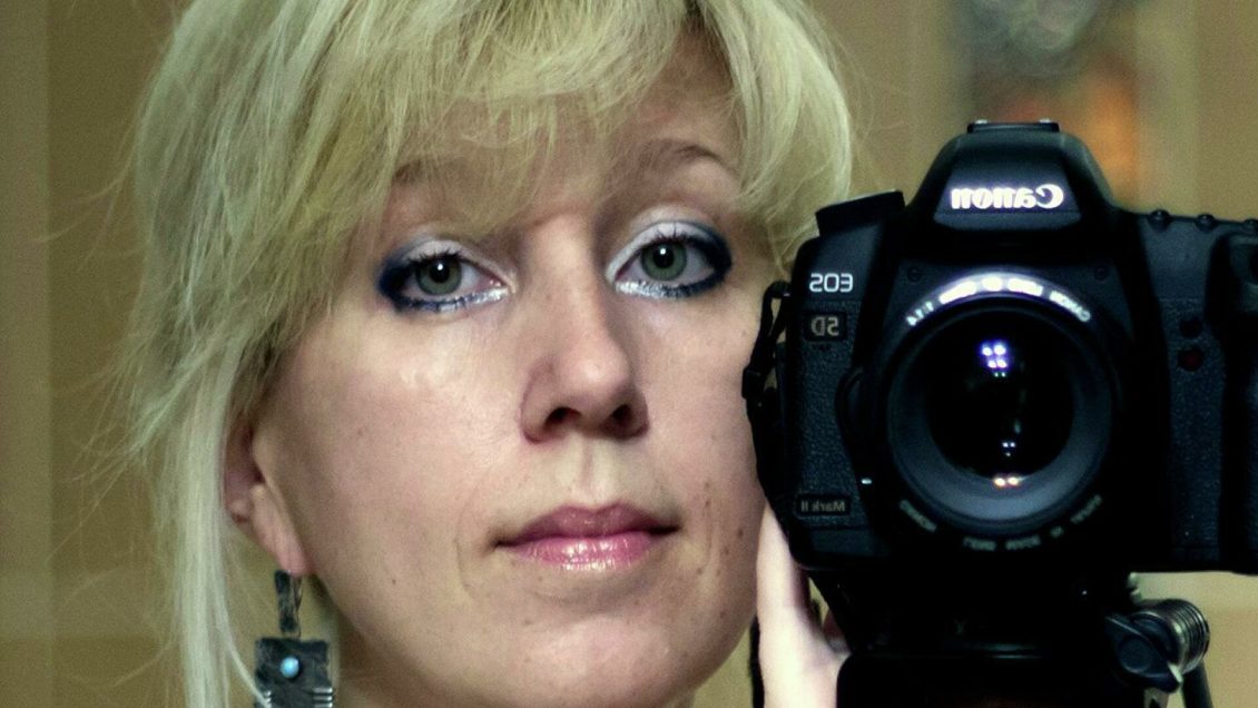 В Кремле выразили соболезнования родным журналистки Славиной В Кремле выразили соболезнования родным журналистки Славиной