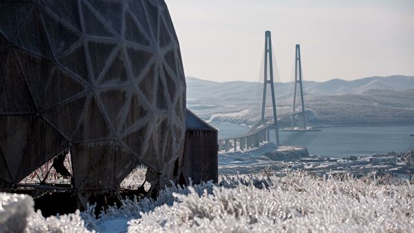 Жители острова Русский шесть дней живут без света и ждут очереди на паром
