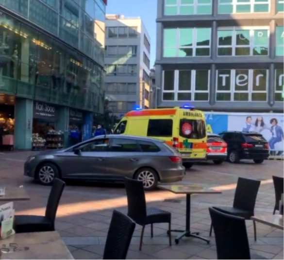 Женщина с&nbsp;ножом напала на&nbsp;посетителей супермаркета в&nbsp;Швейцарии (ФОТО)