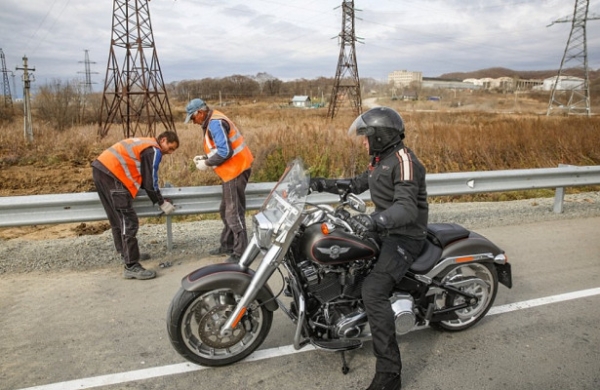 Глава Приморья на&nbsp;мотоцикле проверил ремонт дорог