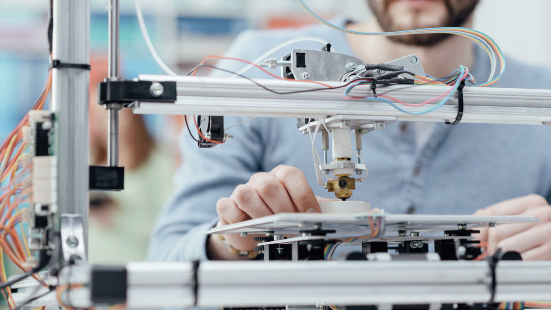 Российские ученые научились печатать одежду на 3D-принтере