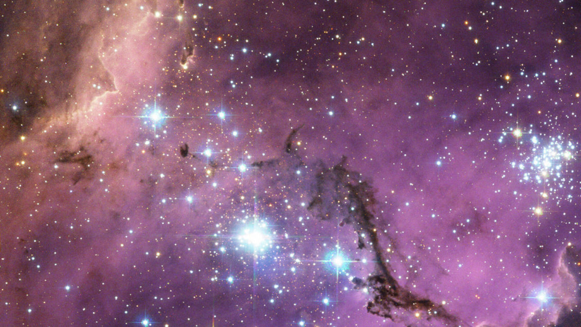 Ученые выяснили, что наша Галактика вытягивается и скручивается