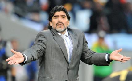 Сотрудники морга устроили фотосессию с трупом Диего Марадоны