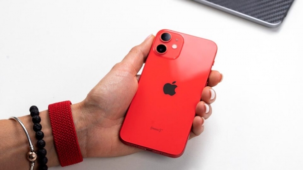 Названы слабые места iPhone 12 mini