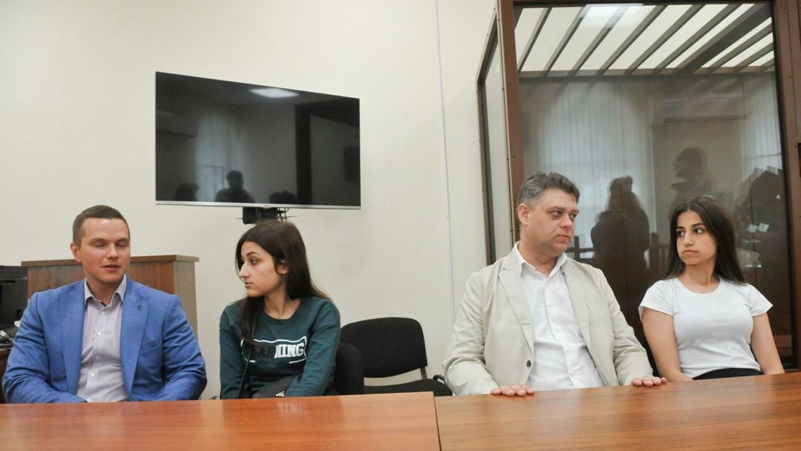 Суд отложил отбор присяжных по делу сестер Хачатурян