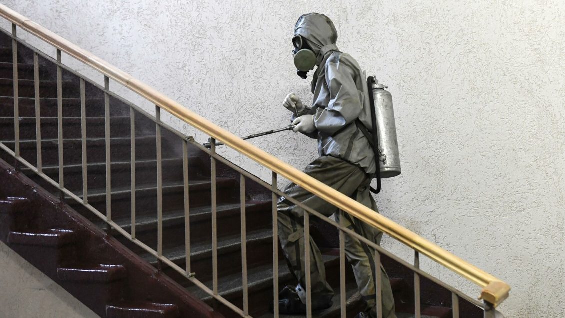 Врач оценил безопасность дезинфекции помещений от вирусов Врач оценил безопасность дезинфекции помещений от вирусов