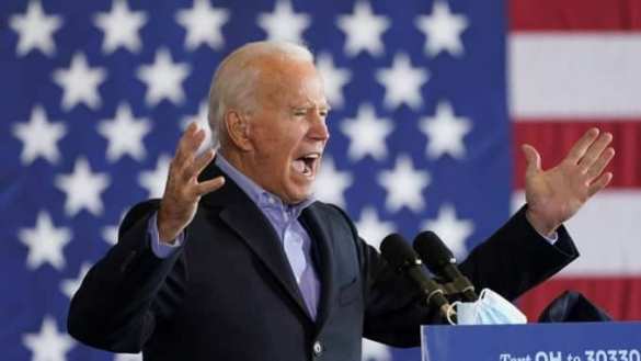 Байден пообещал ввести в действие закон военного времени