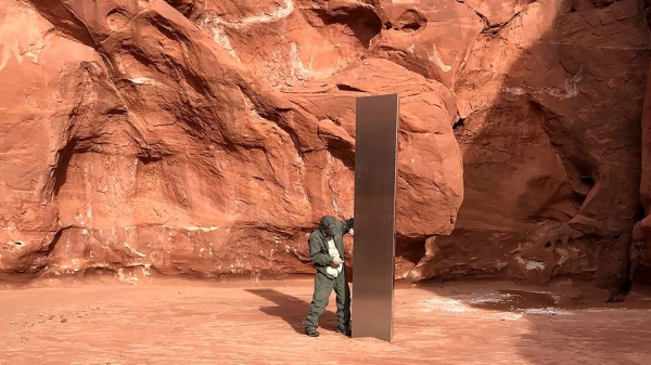 Раскрыта загадка появления монолита в пустыне в Юте