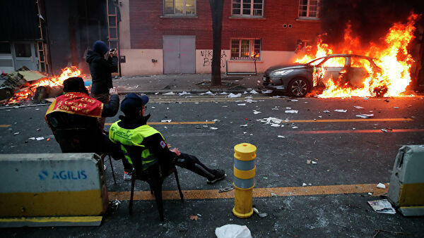 На субботнюю акцию протеста во Франции вышли более 26 тысяч человек