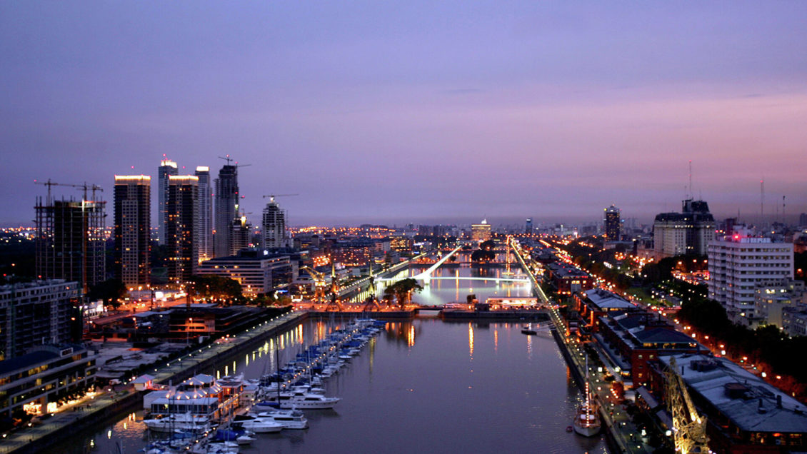 Автобус насмерть сбил бывшую "Мисс мира"