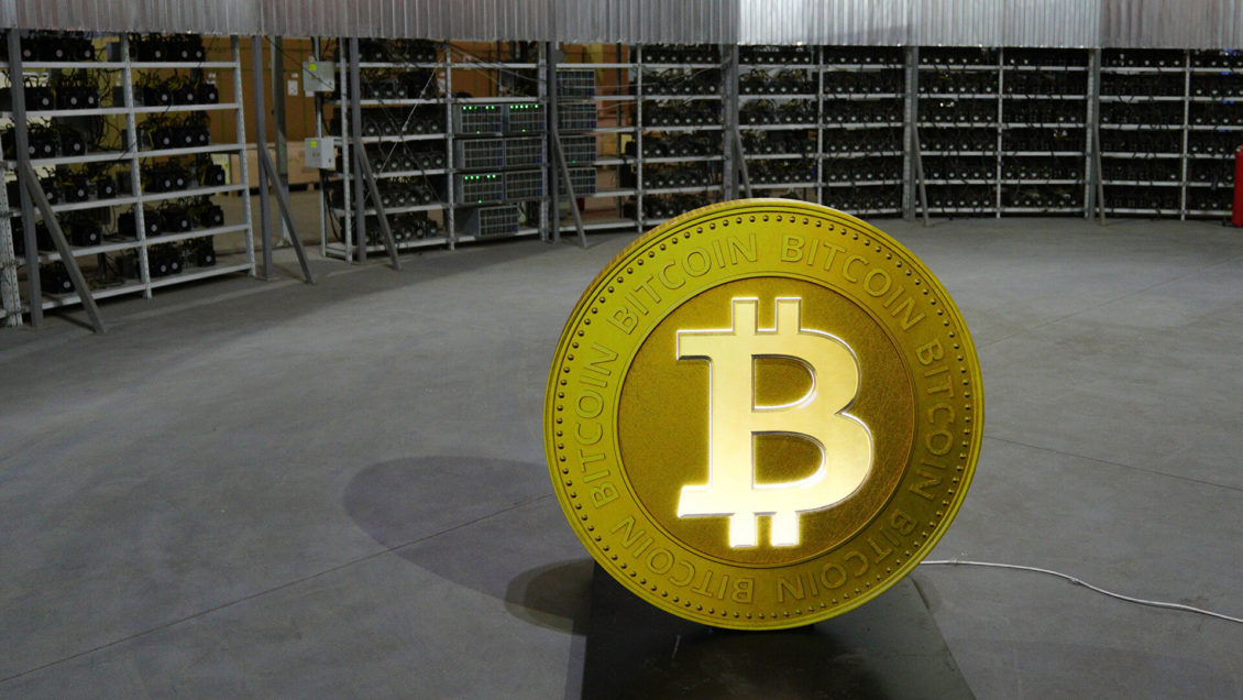 Стоимость биткоина впервые превысила отметку в 26 тысяч долларов