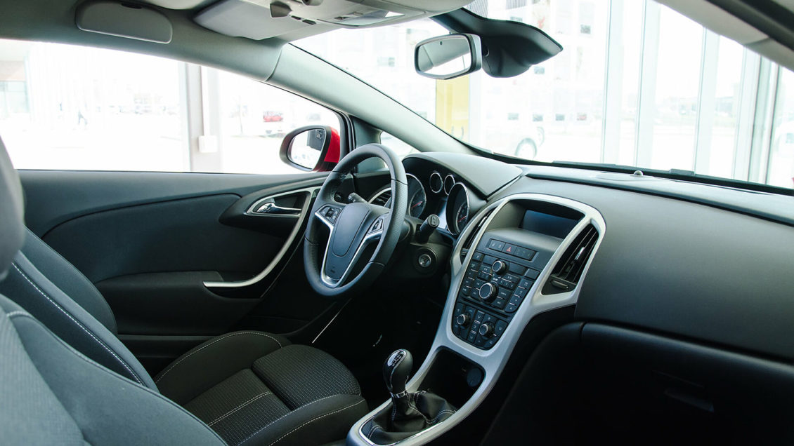 Названы самые популярные подержанные иномарки в России