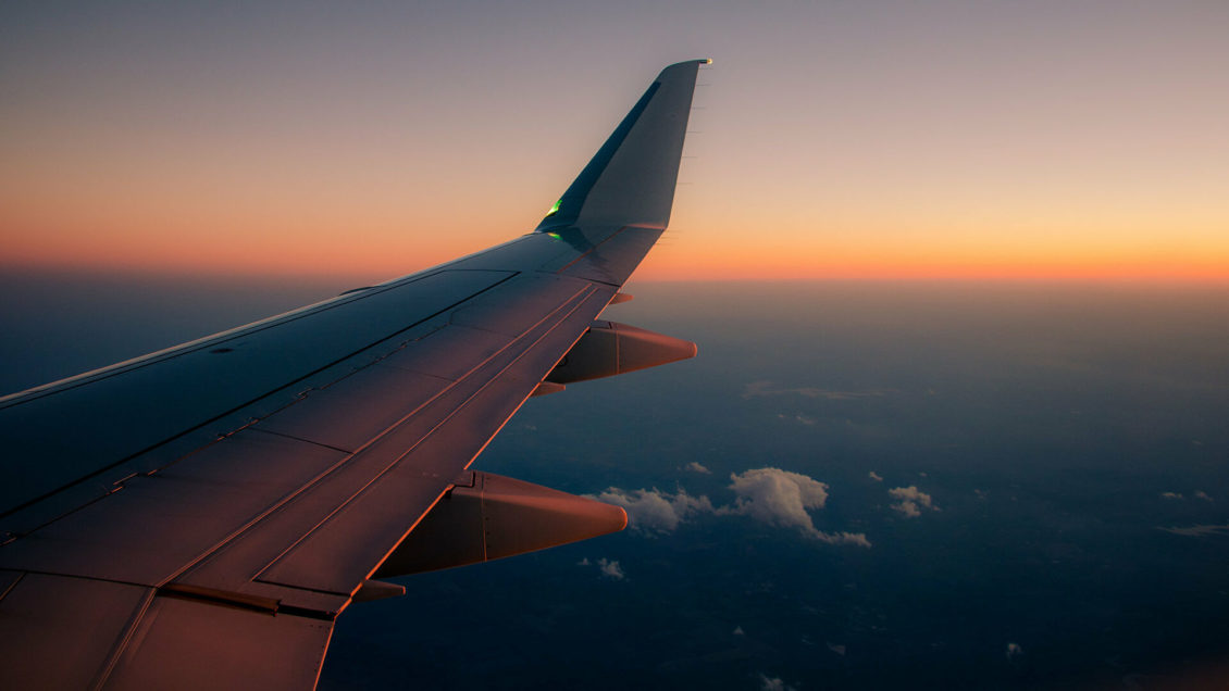 Пьяного жителя Камчатки во Владивостоке сняли с авиарейса в Москву Пьяного жителя Камчатки во Владивостоке сняли с авиарейса в Москву