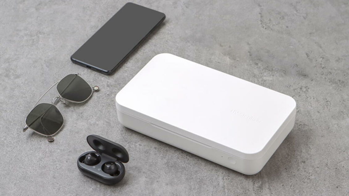 Samsung показал стерилизатор для уничтожения бактерий на смартфоне