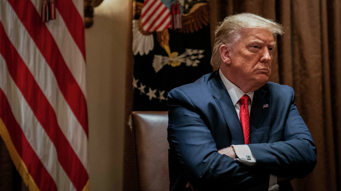 Запрет на лайки. Twitter посчитал спорными записи Трампа о выборах