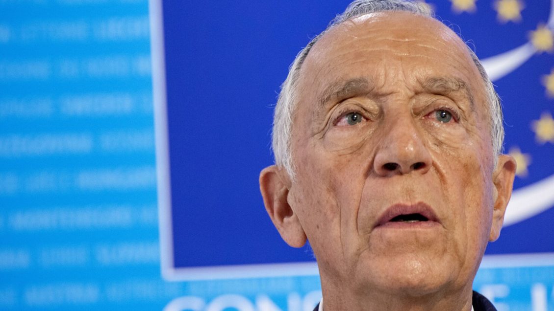 Действующий президент ди Соуза лидирует на выборах в Португалии