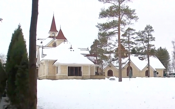 Недетское место в толпе