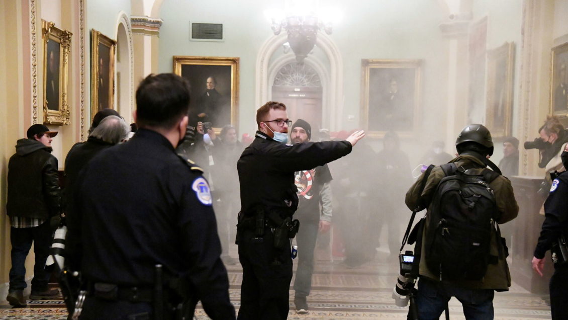 Джимми Картер назвал беспорядки в Вашингтоне национальной трагедией