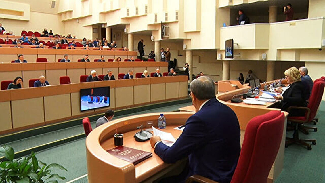 Критиковавший чиновников саратовский депутат сложил полномочия