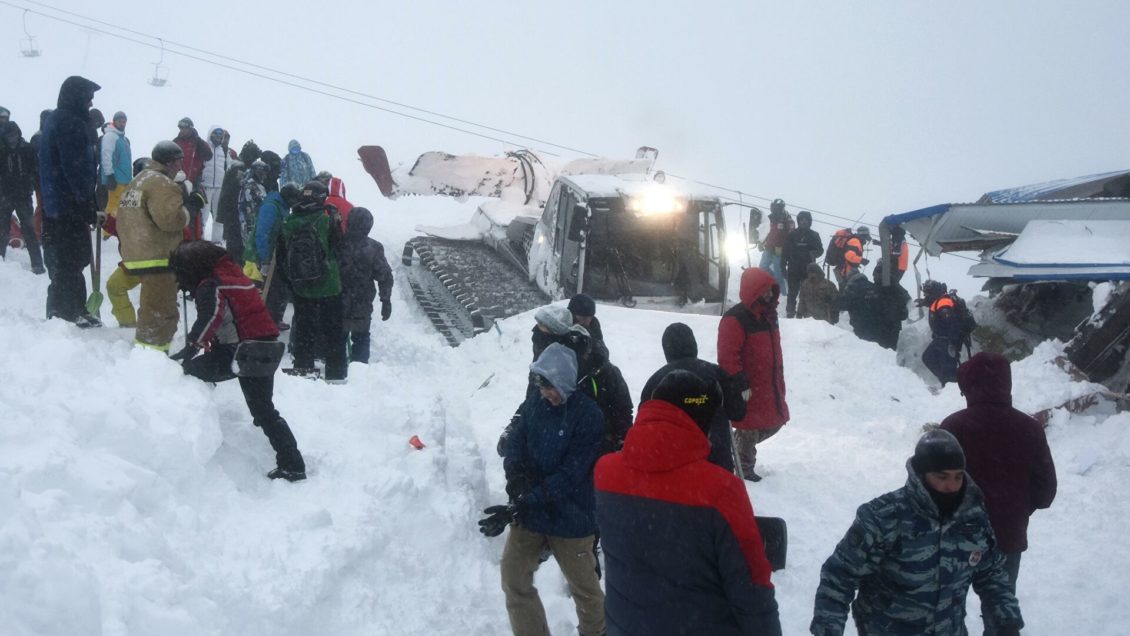 Президент горнолыжной федерации "Домбай" погиб при сходе лавины