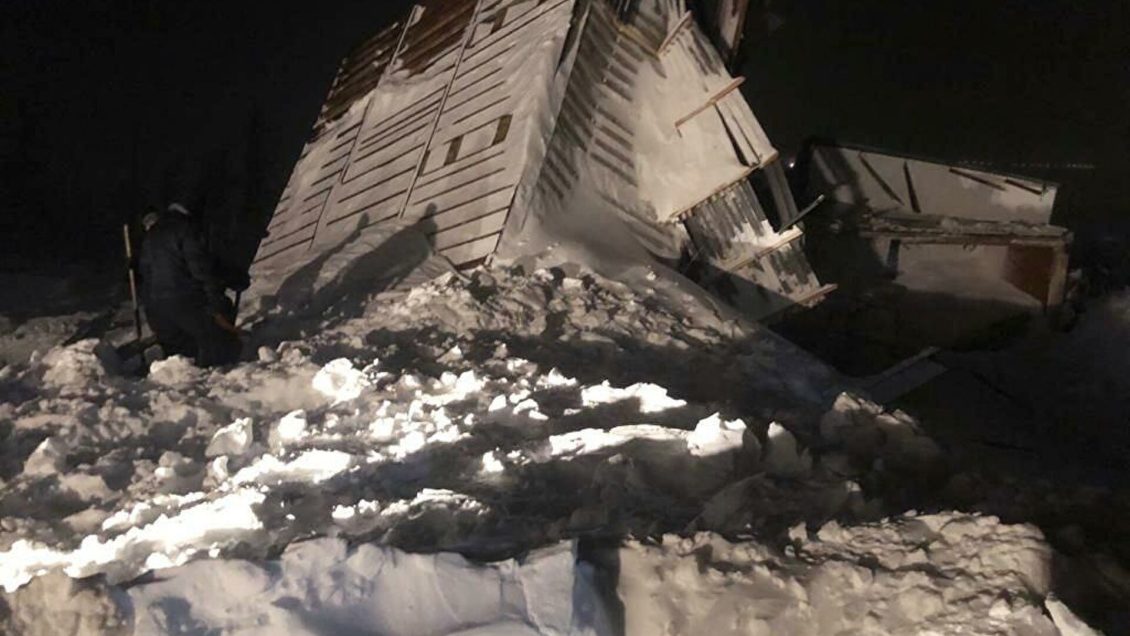 Пострадавшего при сходе лавины под Норильском подростка сняли с ИВЛ Пострадавшего при сходе лавины под Норильском подростка сняли с ИВЛ