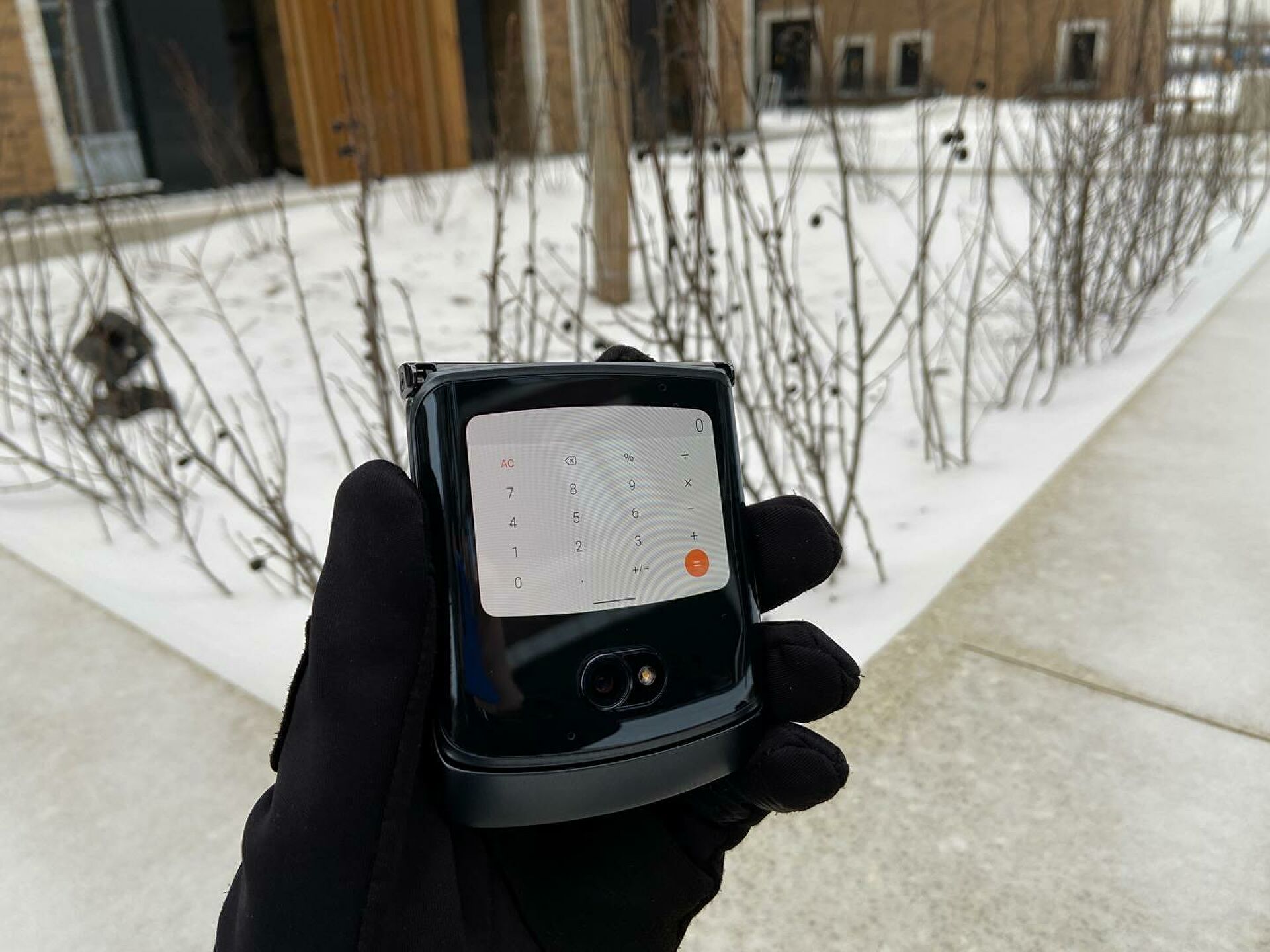 Смартфон с гибким позвоночником. На что способен Motorola Razr 5G Смартфон с гибким позвоночником. На что способен Motorola Razr 5G